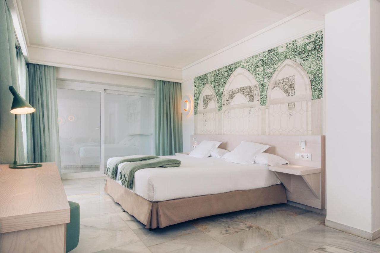 อิเบโรสตาร์ มาร์เบยา โกรัลบีช - สำหรับผู้ใหญ่เท่านั้น Hotel ภายนอก รูปภาพ